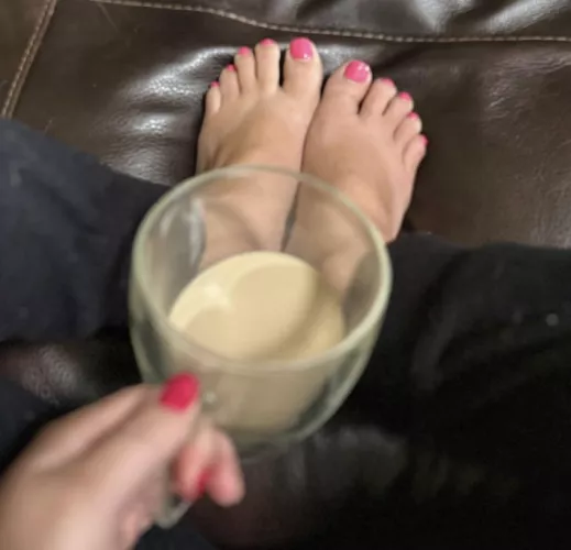 Cum chat with me to start your day. 20% off link below