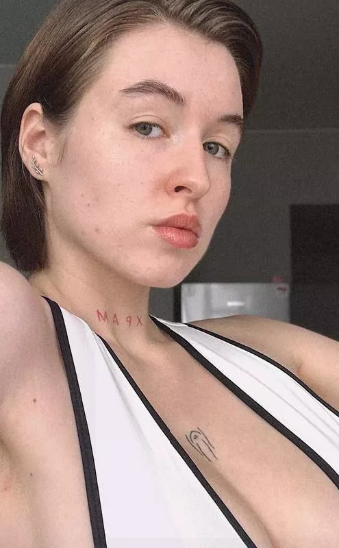 Do you like skin tight dresses?