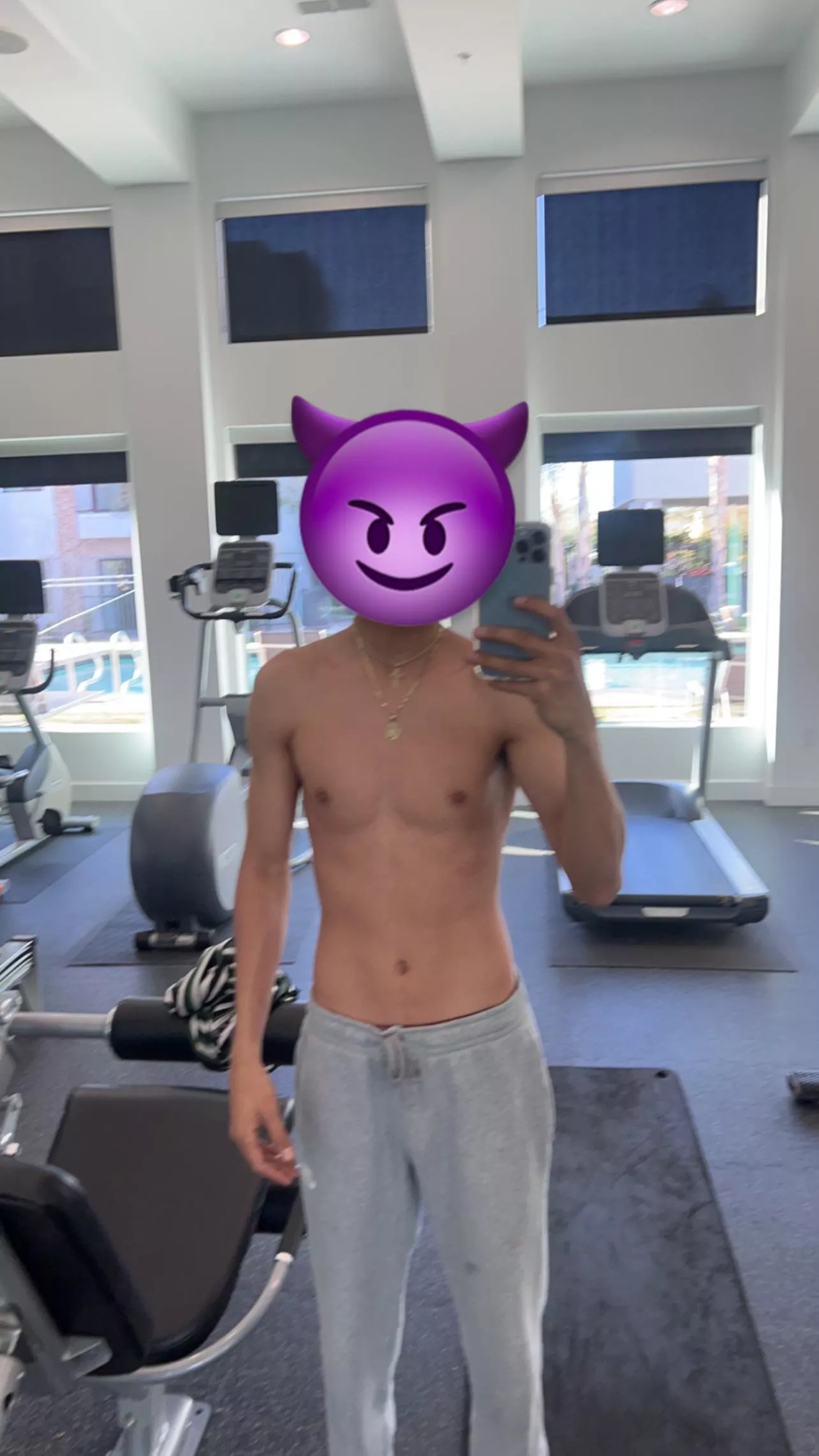 Free ballin at the gym 😈