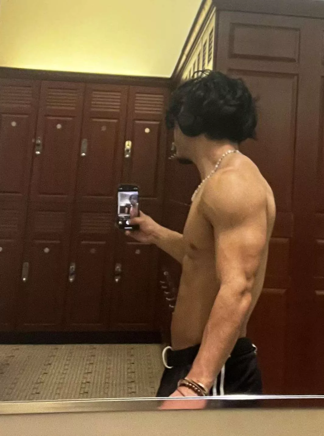 Huge straight cock need a new skinny toy to pound 😈 send pic for snap