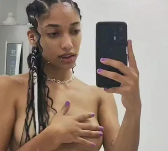 i got bullied in school for having a very small bcup boobs