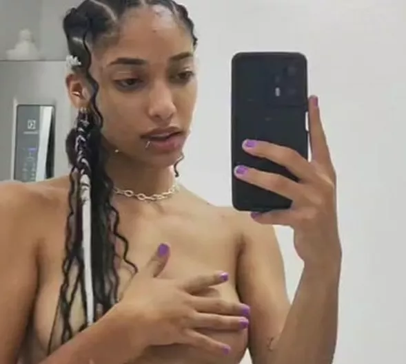 i got bullied in school for having a very small bcup boobs