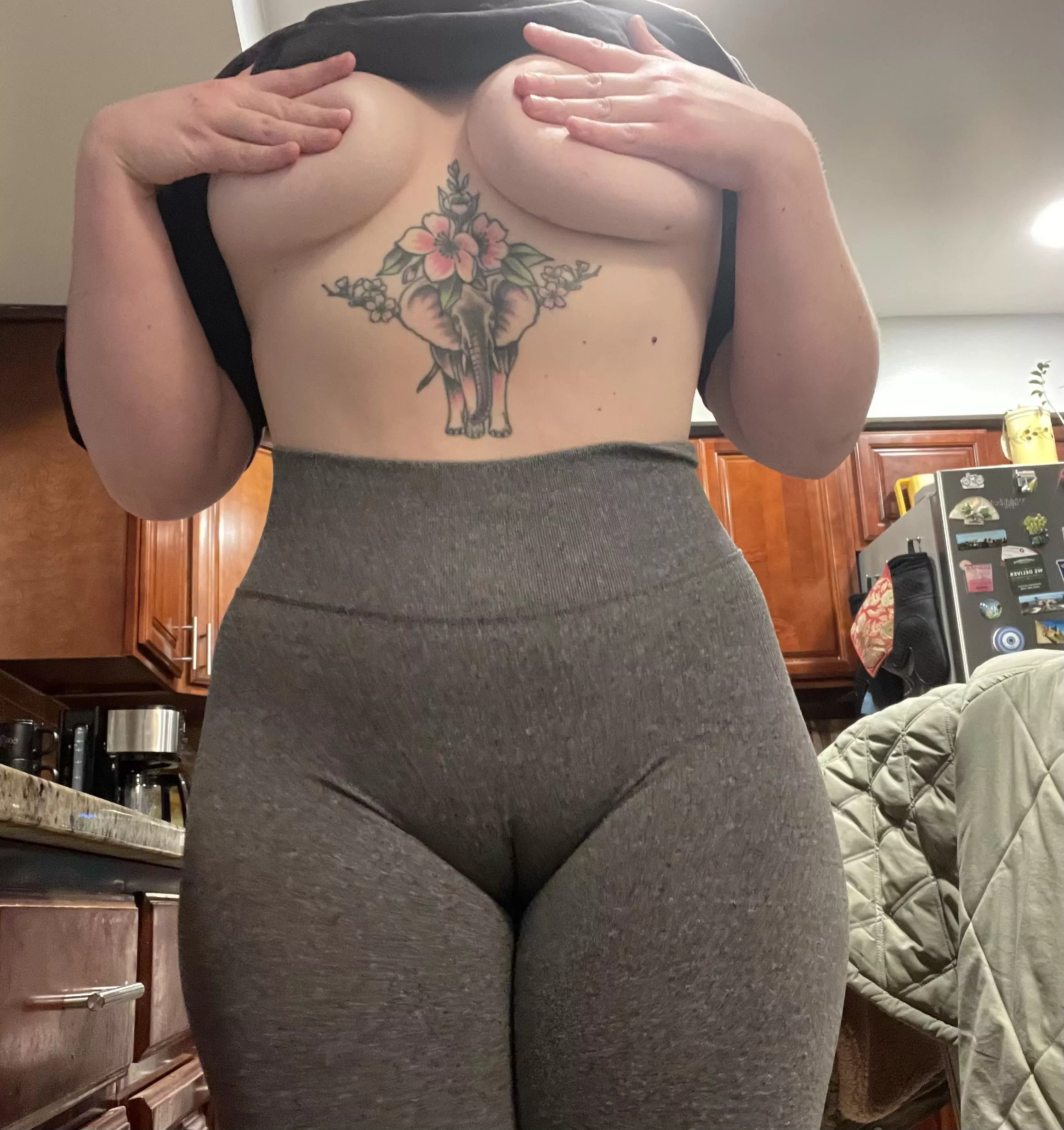 I love wearing leggings to the gym so I can show off my camel toe