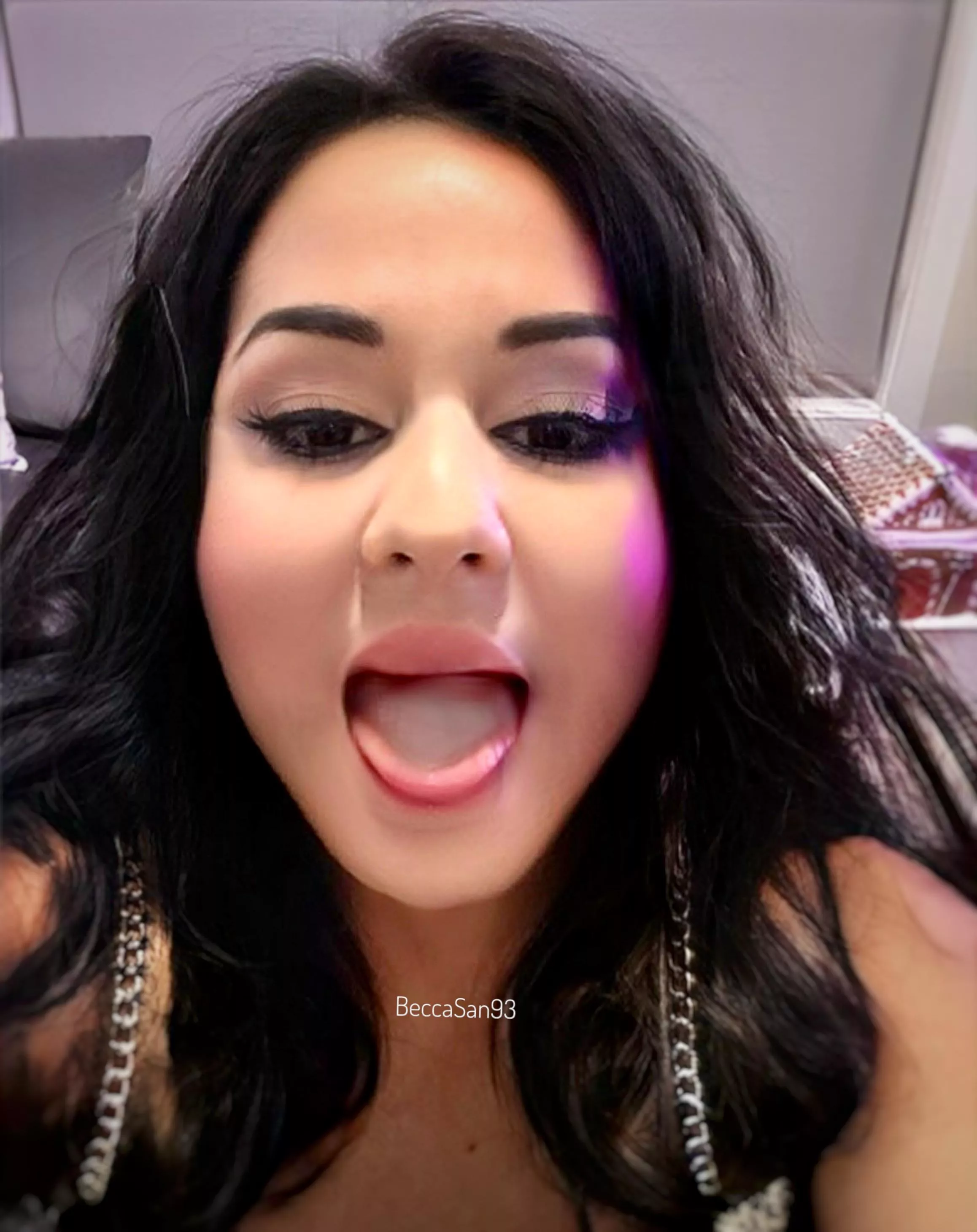 I promise, it isn’t gay, I’m dressed like a girl! 😉💋