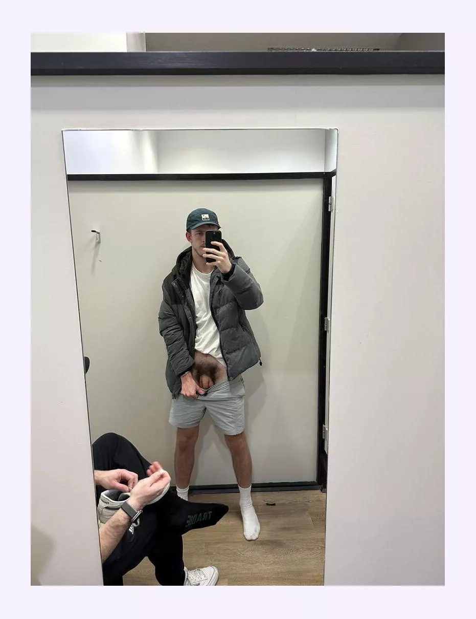 I’m so naughty in publiv 😈