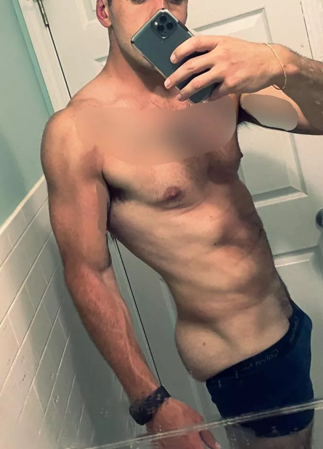 Just a 6’4” guy trying to get his ass ate. Any takers?