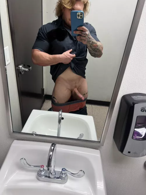 Kept the whole uniform on this time 😘