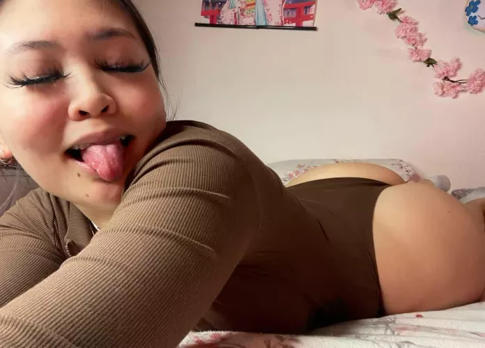 let's play a game, where would ur lips land first?