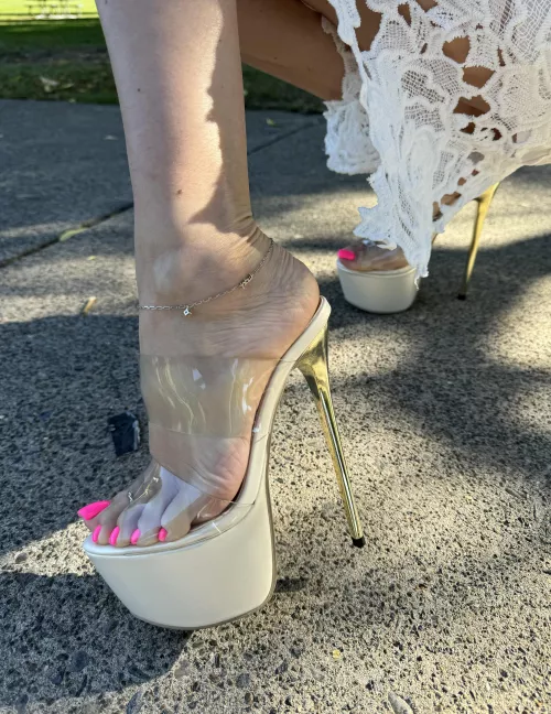 Look how sexy my mules are 💕