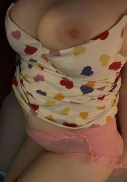 Looking for someone to suck on it please