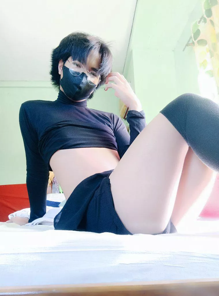 Me watching you gaming >:3