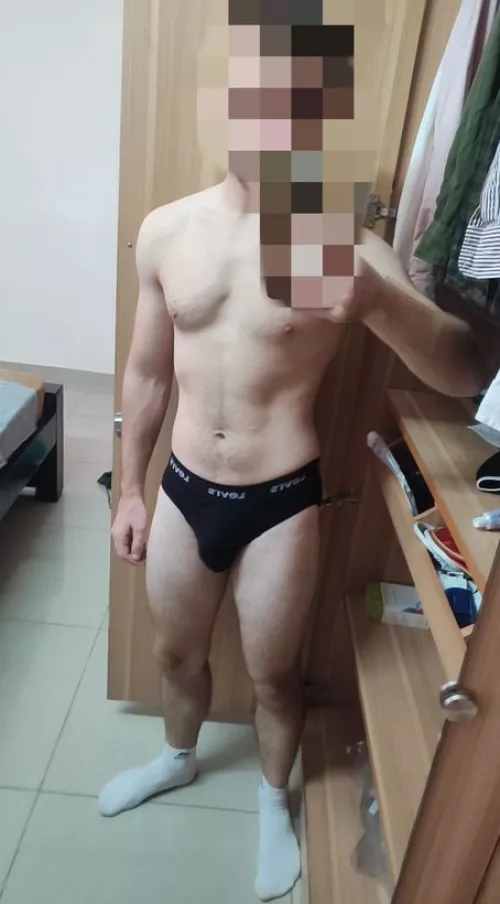 recently changed from trunks to briefs, do I look good in it ?