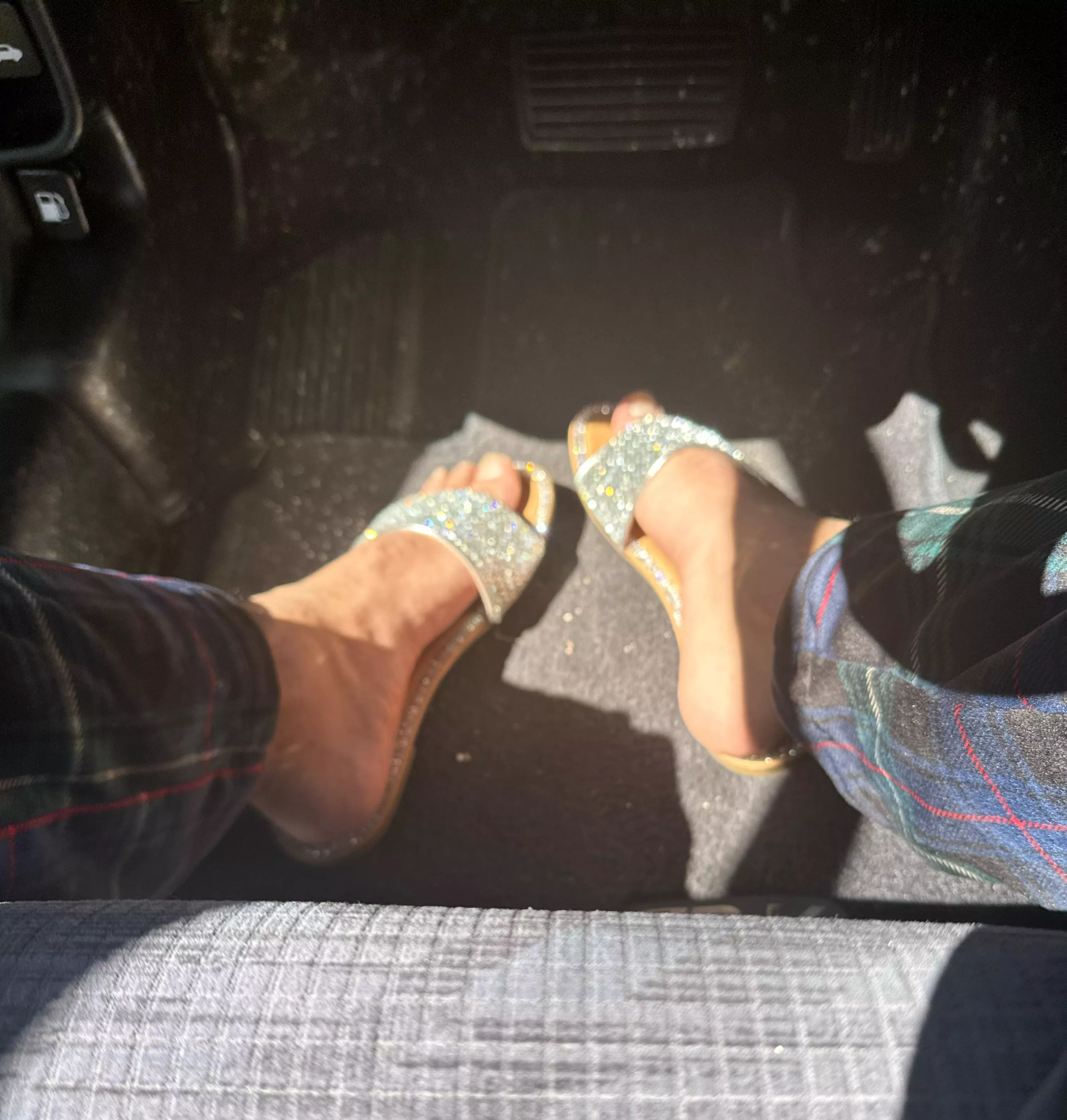 Sandals in public for the first time 