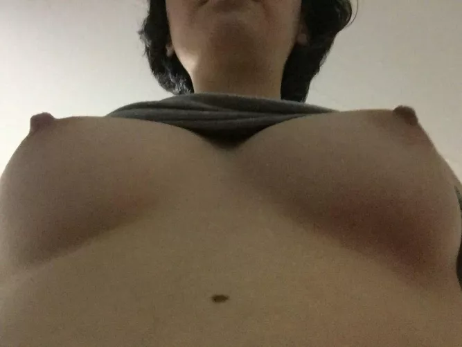 This angle makes my medium sized boobs look big. Wdyt?