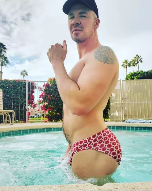 What do you think of my 6’5” bubble butt?