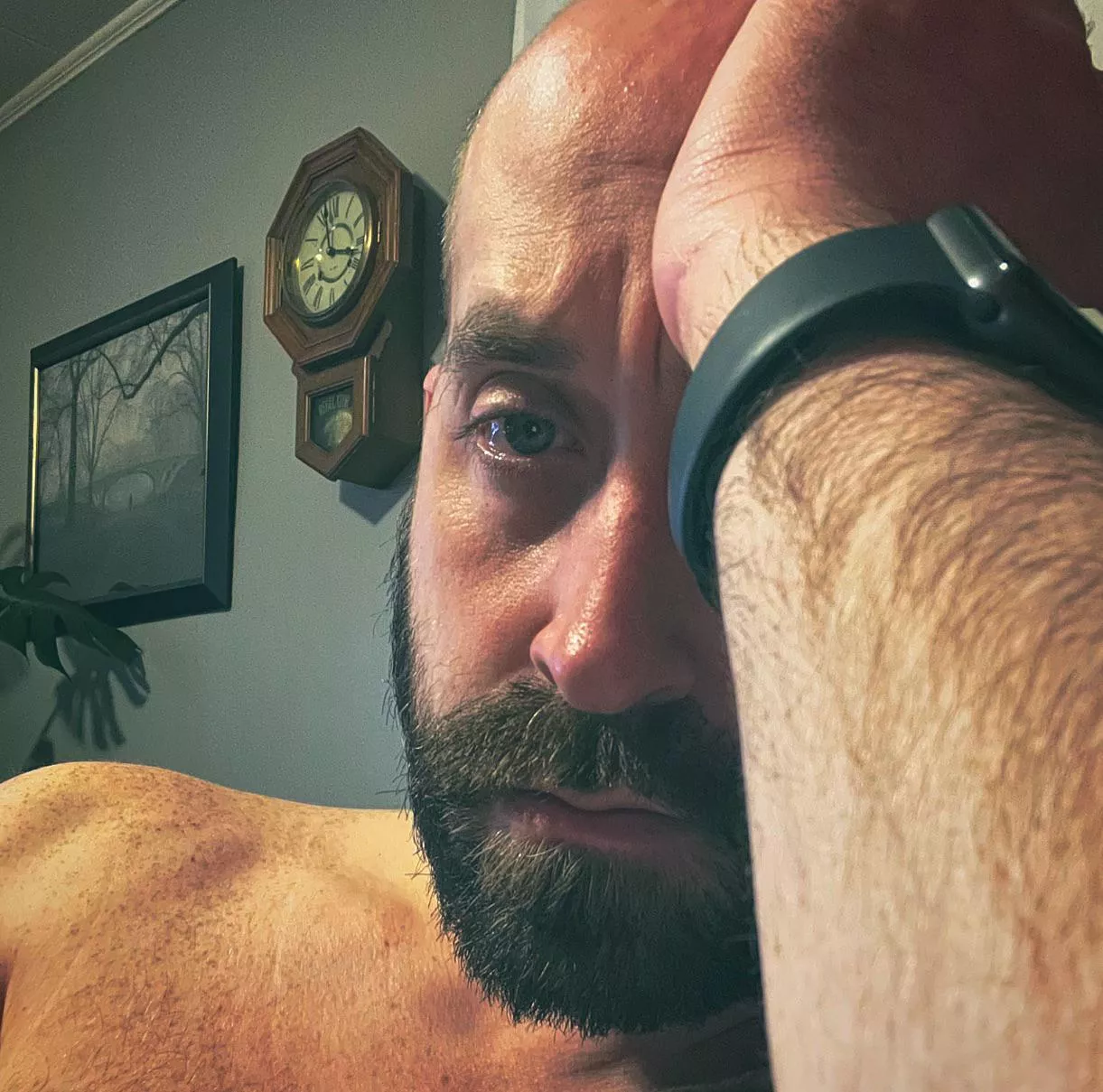 Who is that (guy) I see, staring straight, back at me? When will my reflection show, who I am inside? 