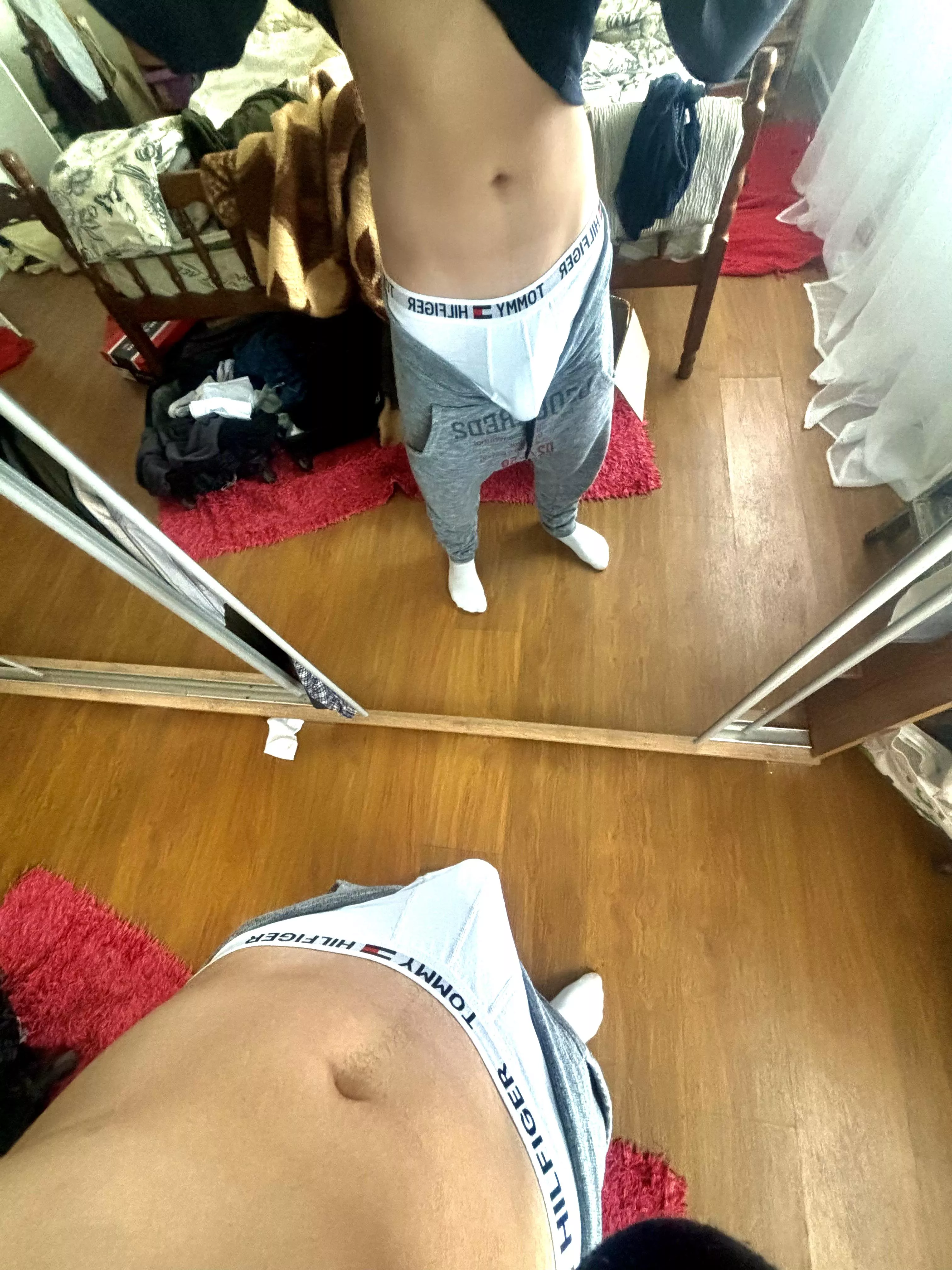 18 would u get on ur knees? 