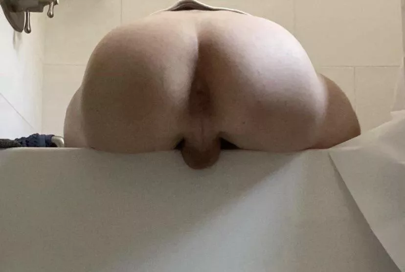 [20] imagine me tied up like this for u