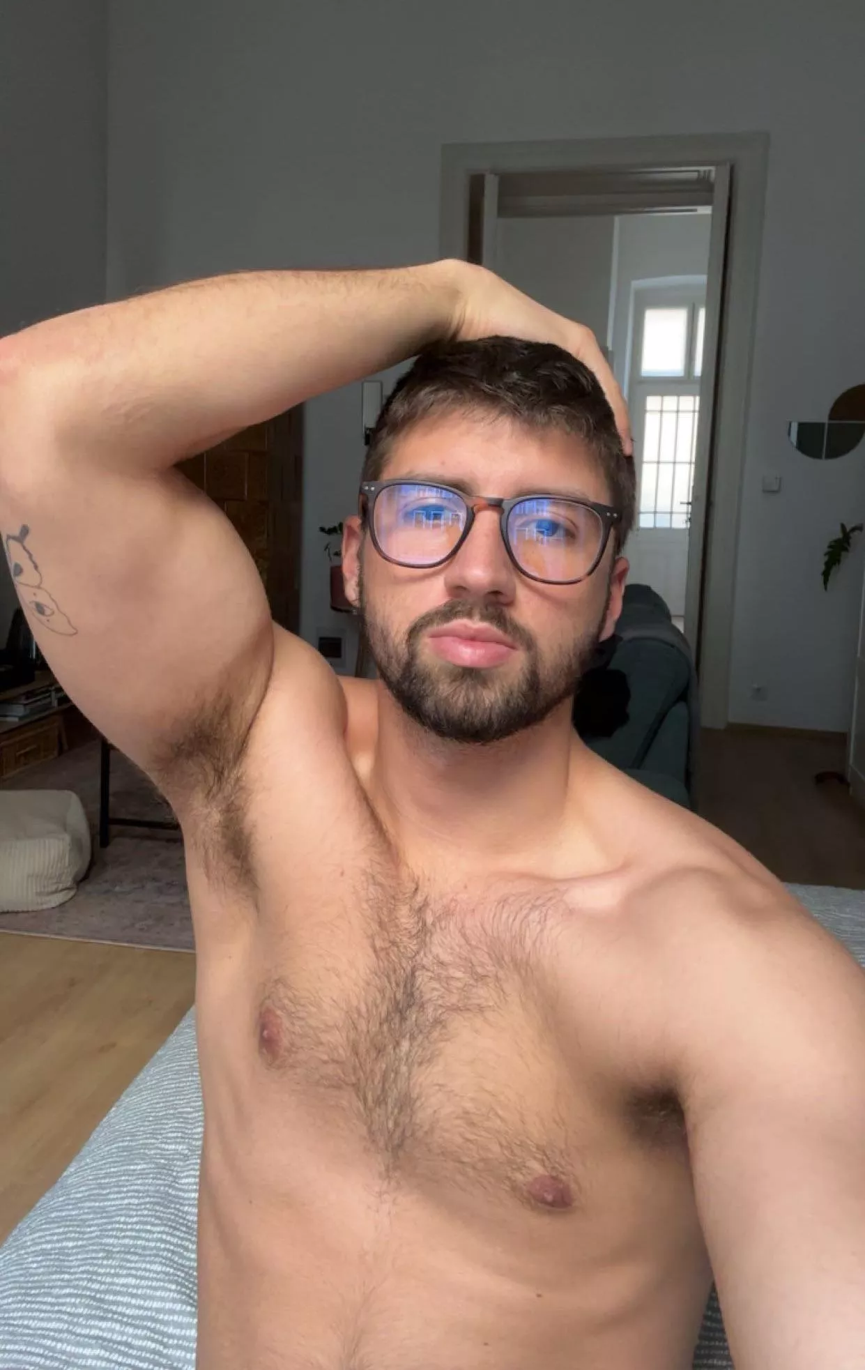 24 stud 😇 looking for a rich and generous partner to explore my gayness. Im really curious and open to try new things. Telegram: Noxian21