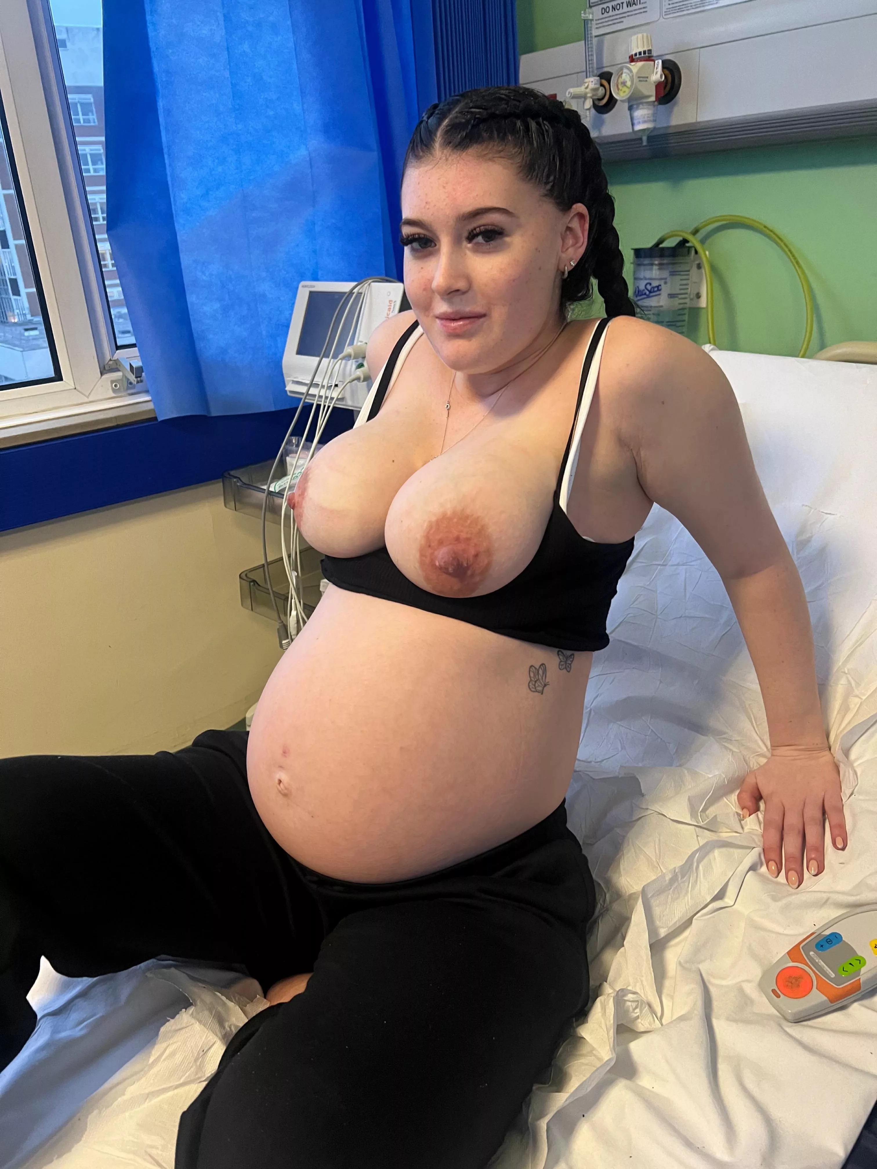 37 weeks pregnant at the hospital
