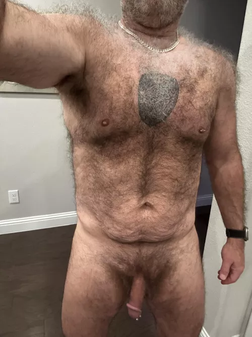 [51]Hairy dad bod needs attention