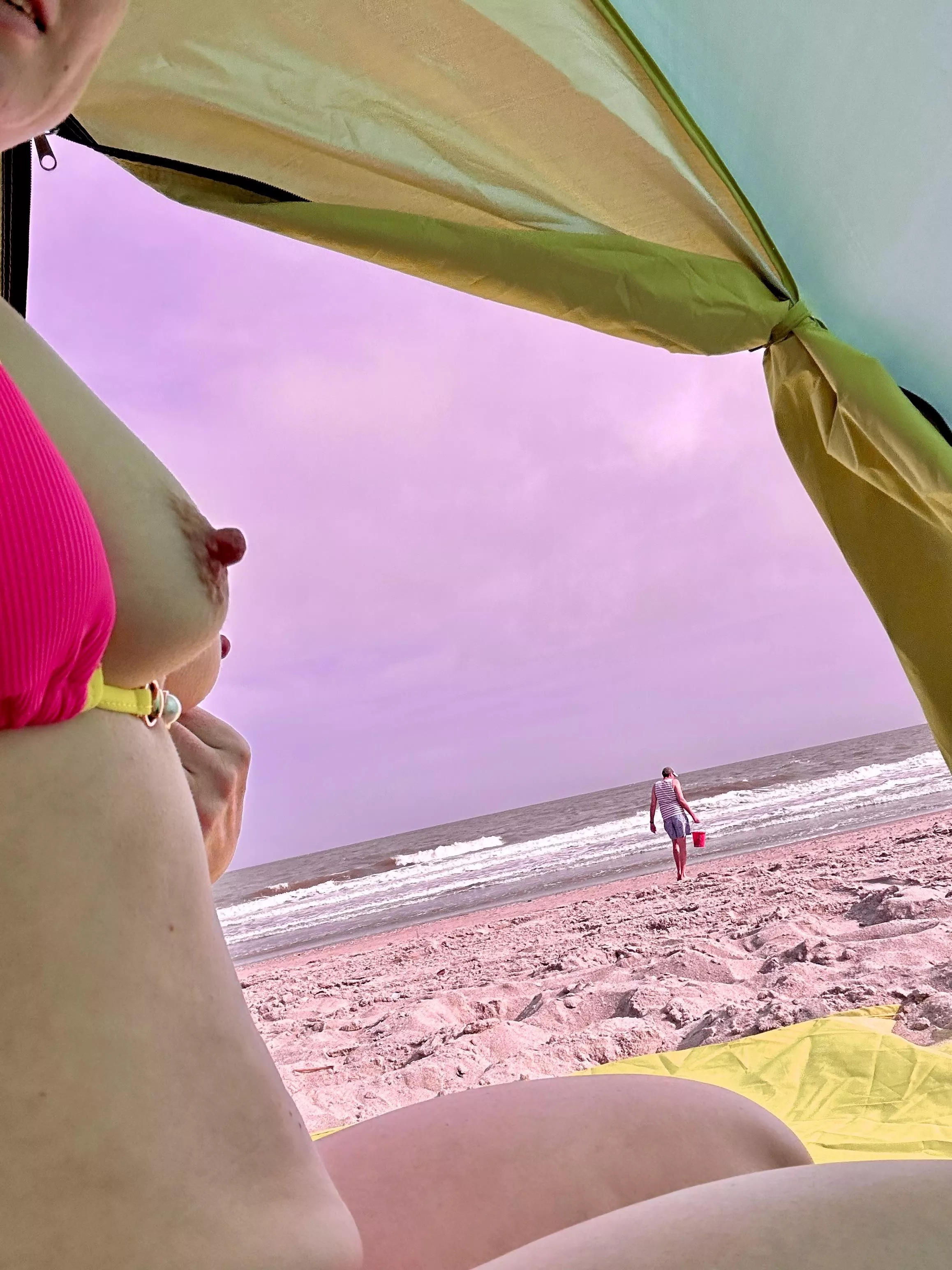 Always look for naughty moms at the beach