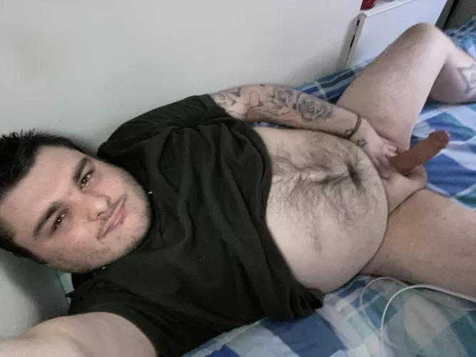 Anyone else bored, horny and alone wanna have some fun with a thicc hairy guy?