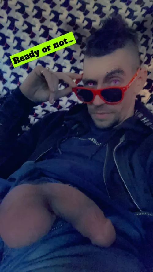 Big dick on deck (https://chaturbate.com/b/d_fantazdick/)