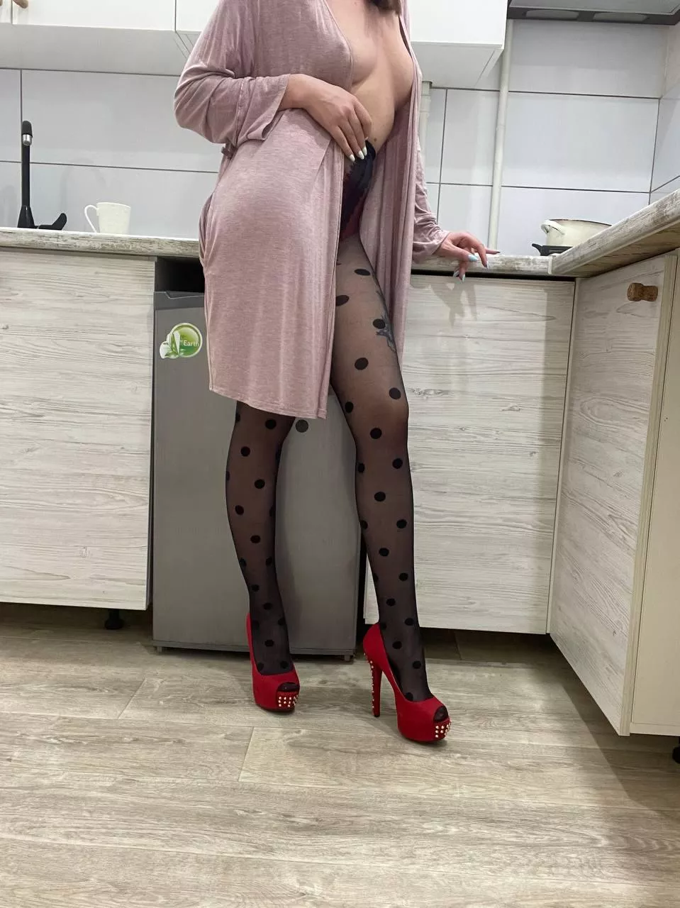 Brightly colored heels and nylons, is that good?