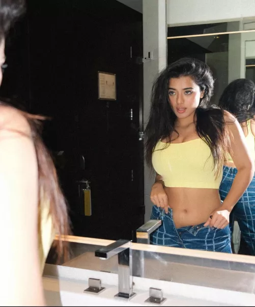 Can’t stop looking at me ?