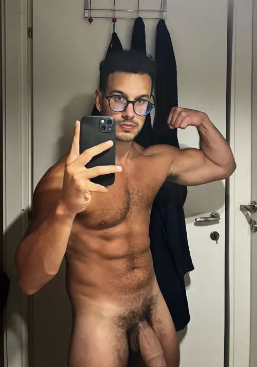 F*CK IT sending dick pics from my gallery to everyone who says hi [25]