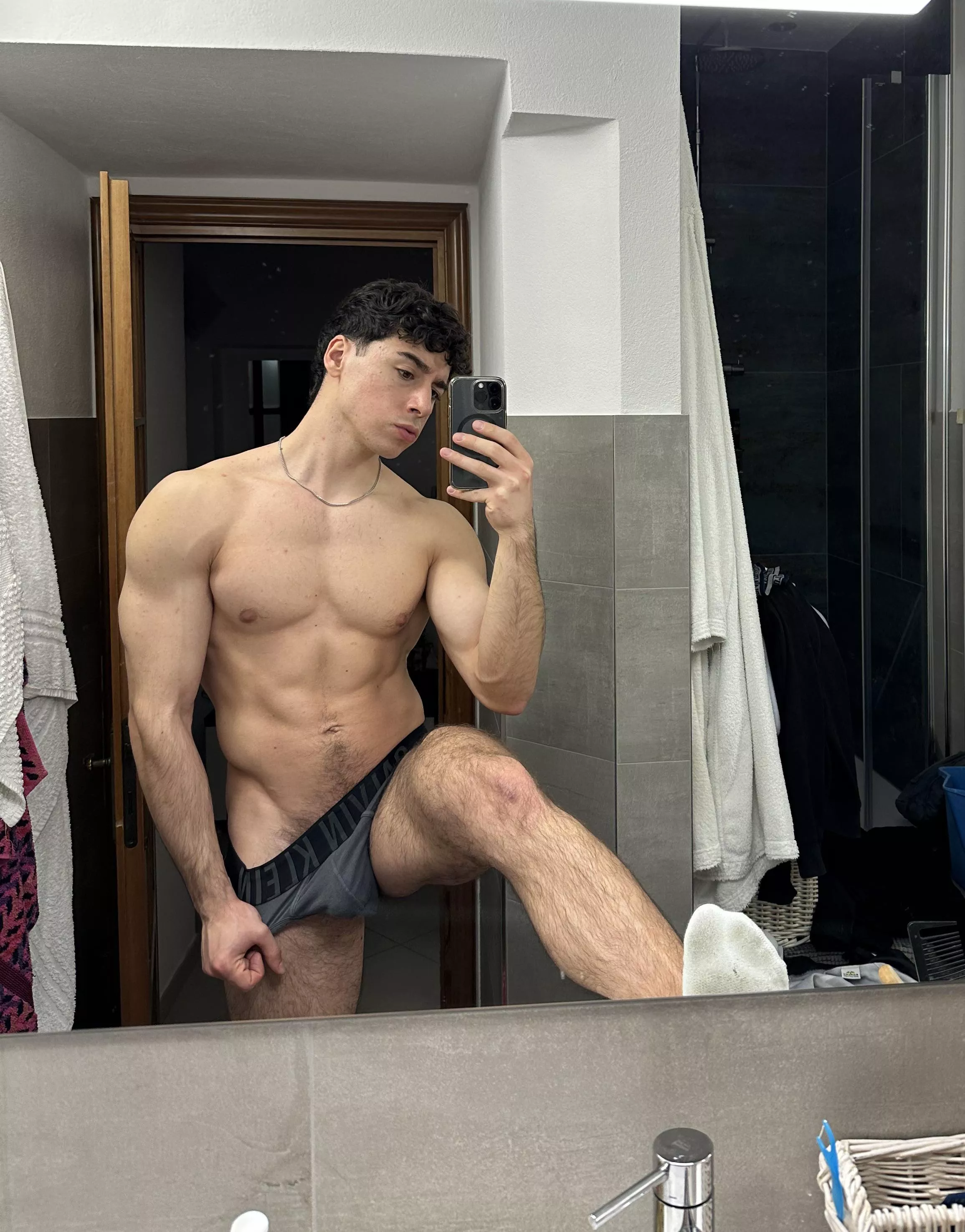 First 3 words that comes to your mind? ⤵️