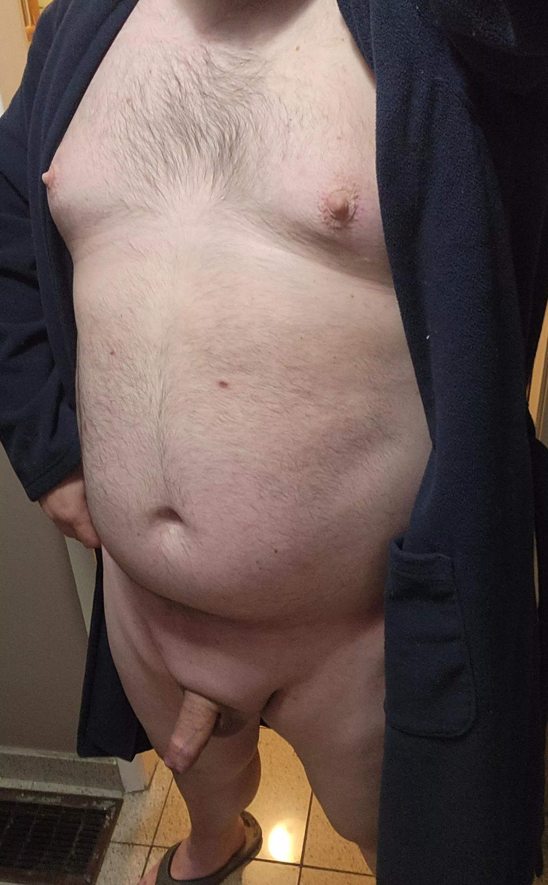 Fresh out of the shower, who wants to come relax?