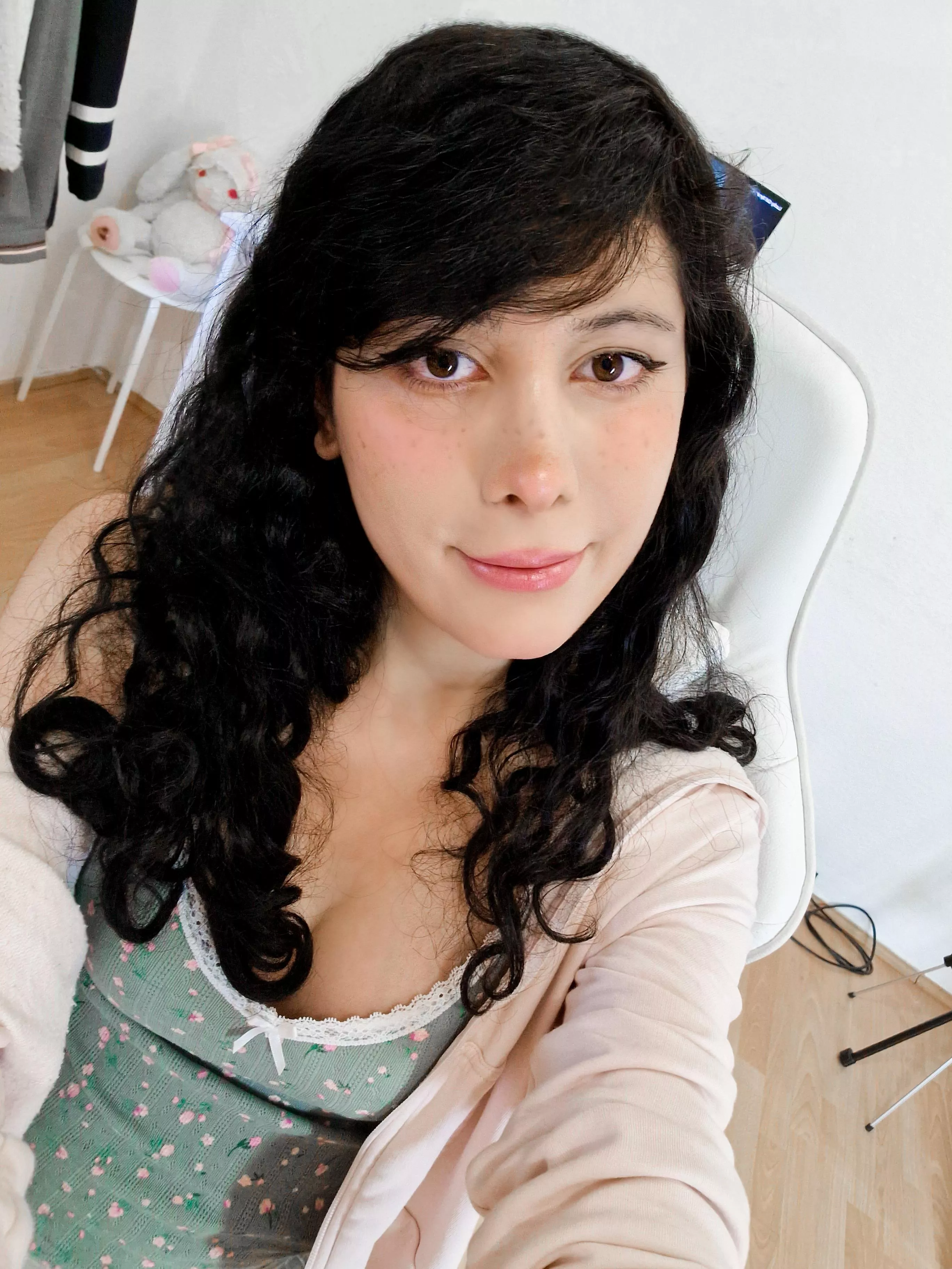 Friends have told me that I look better as a girl 😃