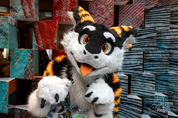Happy Fursuit Friday!! Hope you have a great weekend!! :>