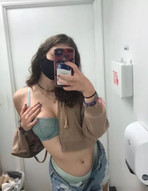 Help me degrade my beautiful slut (F21)