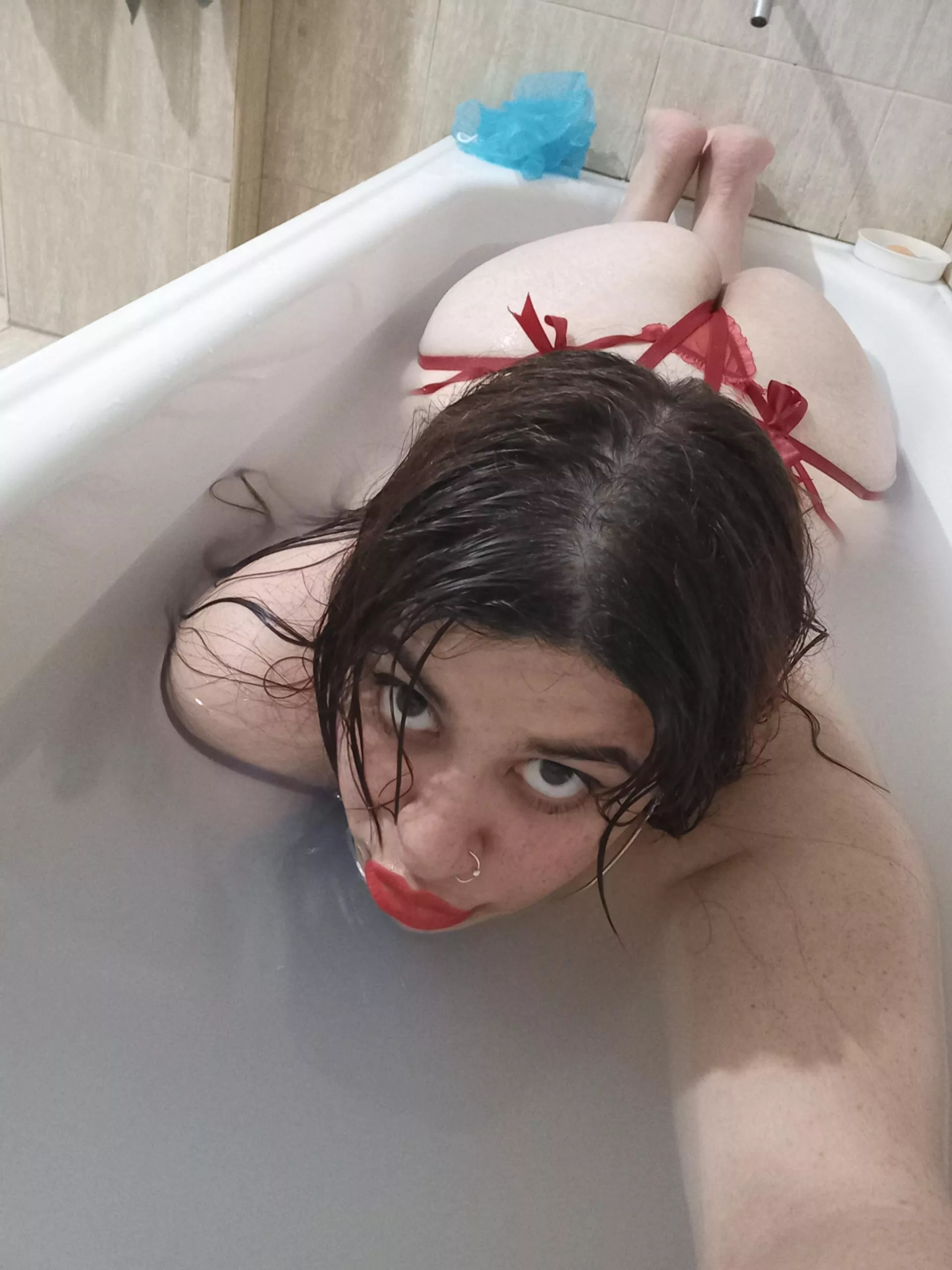 I know you want to get in the bathtub with me 💦👅