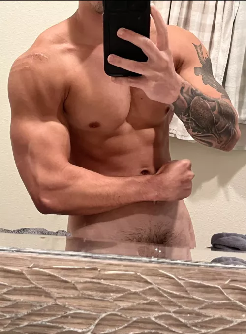 I wanna shower with a cutie and drill them from behind the entire time we’re in the tub together 😈🥰