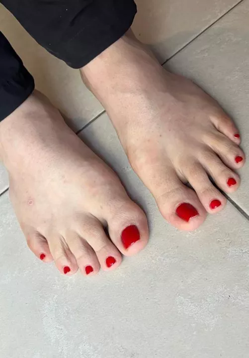 I want my toes sucked