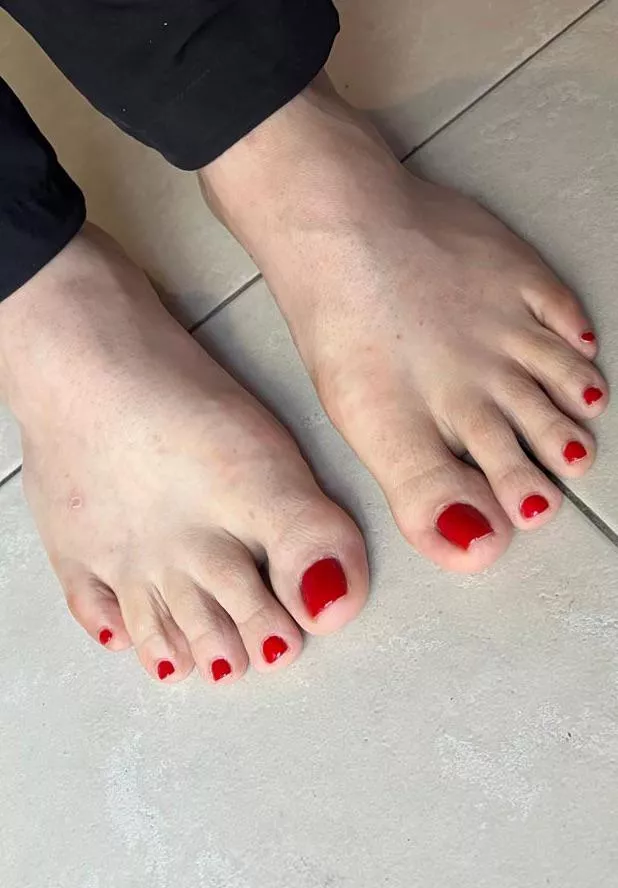 I want my toes sucked