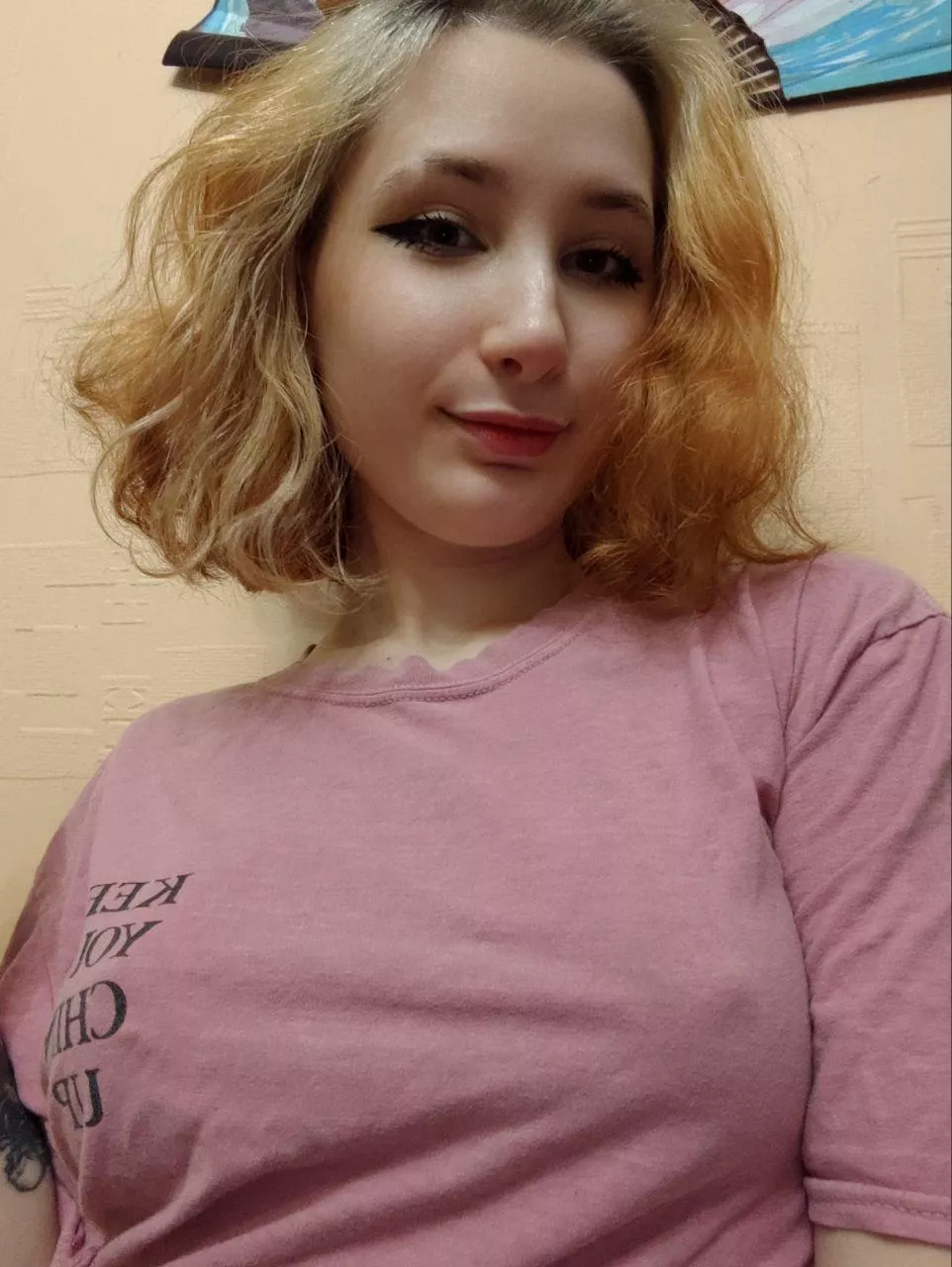 I woke up and I'm going for a walk and I don't want to wear bra 😏