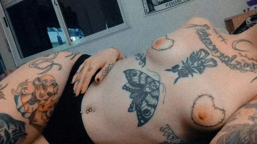 I'm feeling naughty today baby and you better come here with me and share the same vibe