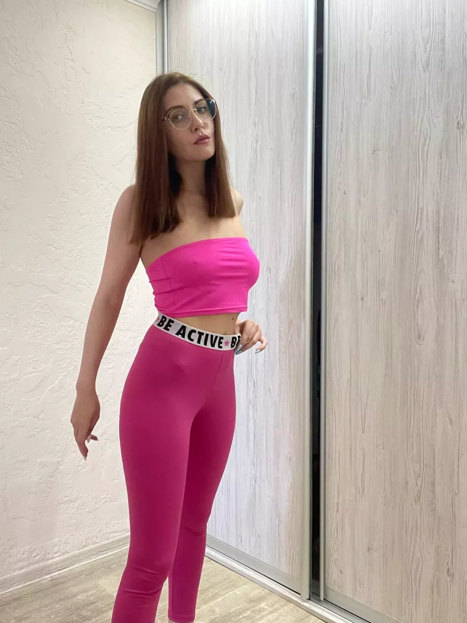 In this outfit, would you join me for a workout together?😏