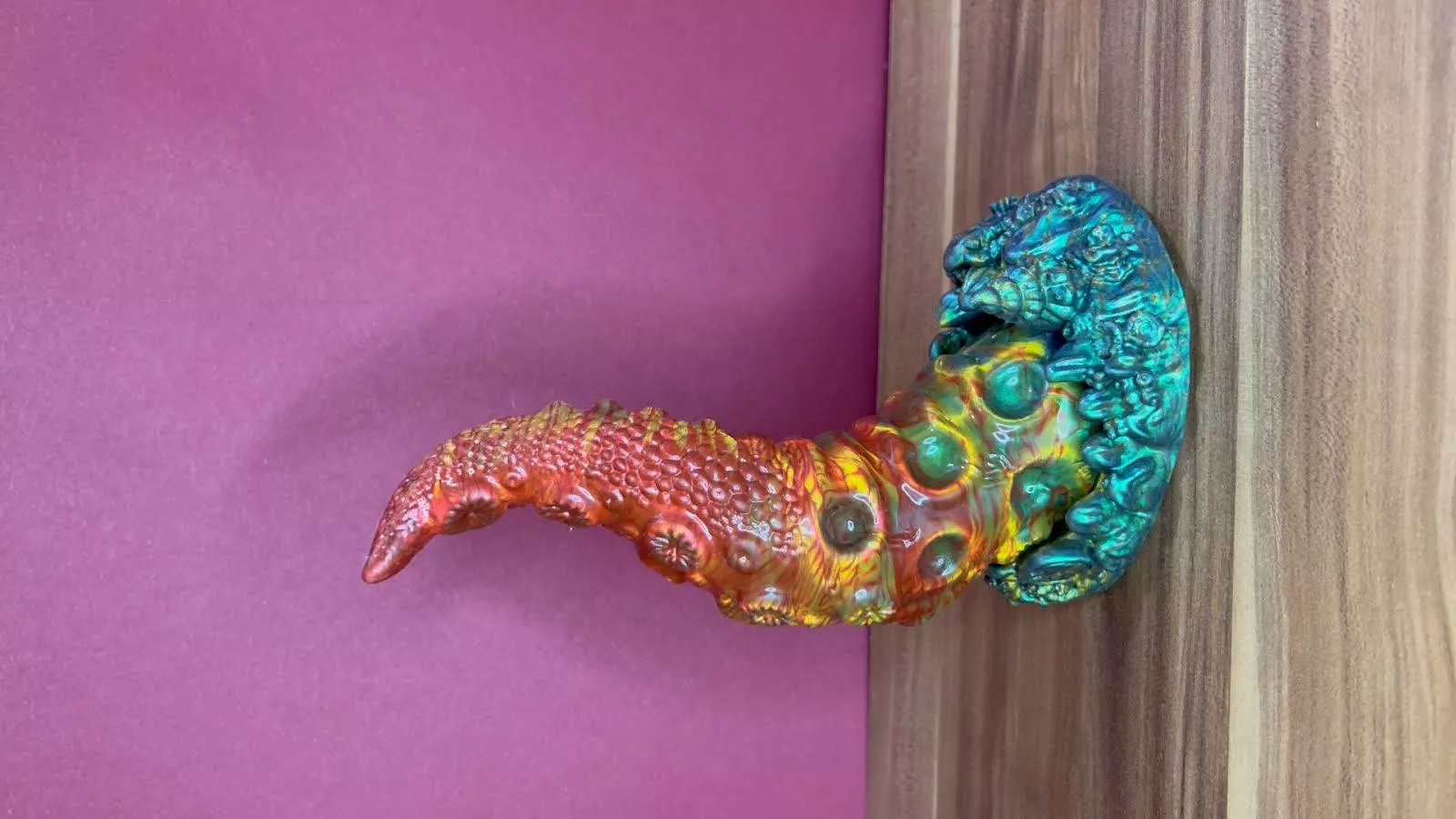 Kanaloa with suction cup