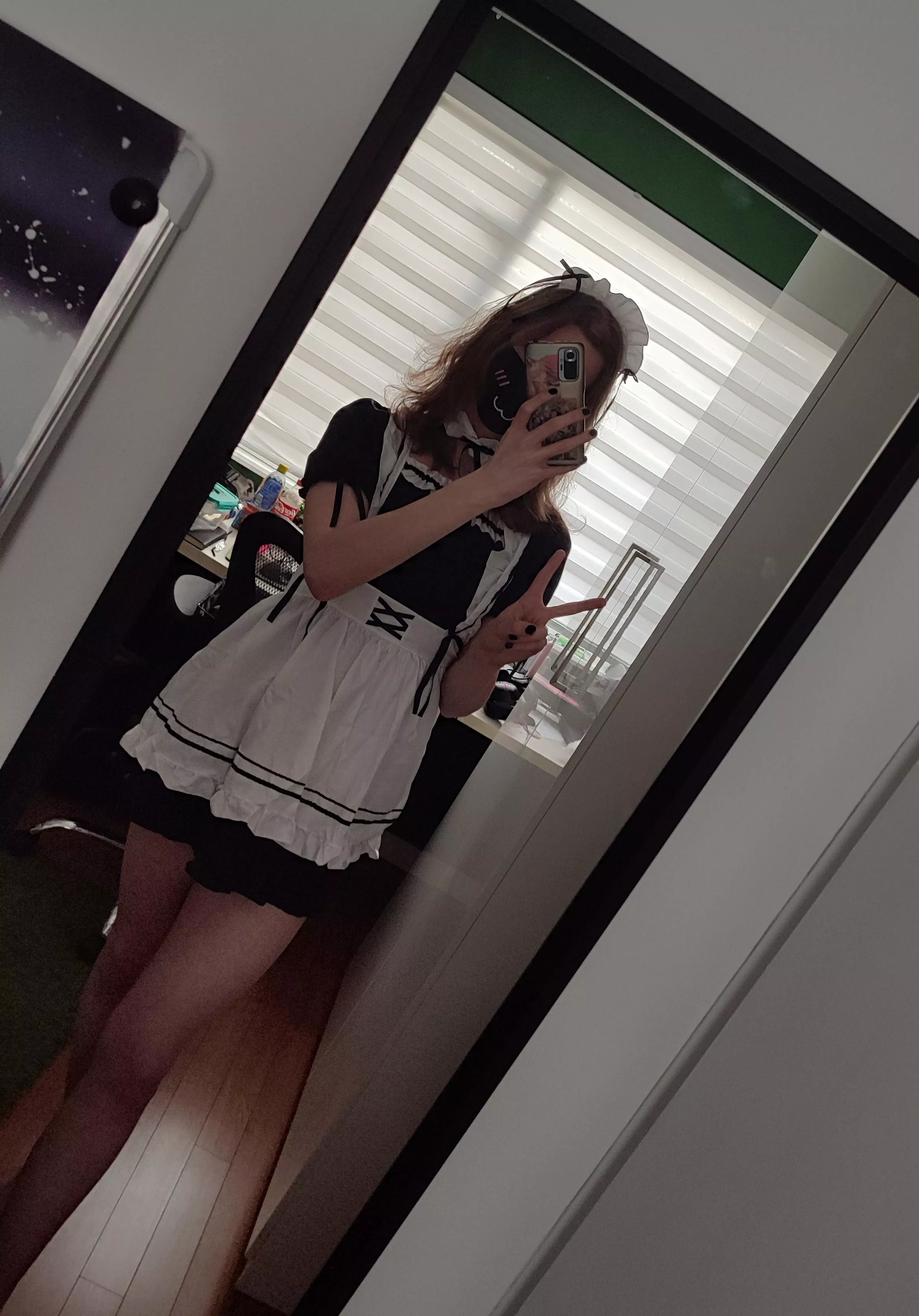 OMG GUYS GUYS GUYS I GOT A MAID OUTFIT!!!!!!!!!! IM LITERALLY SO GAY RN