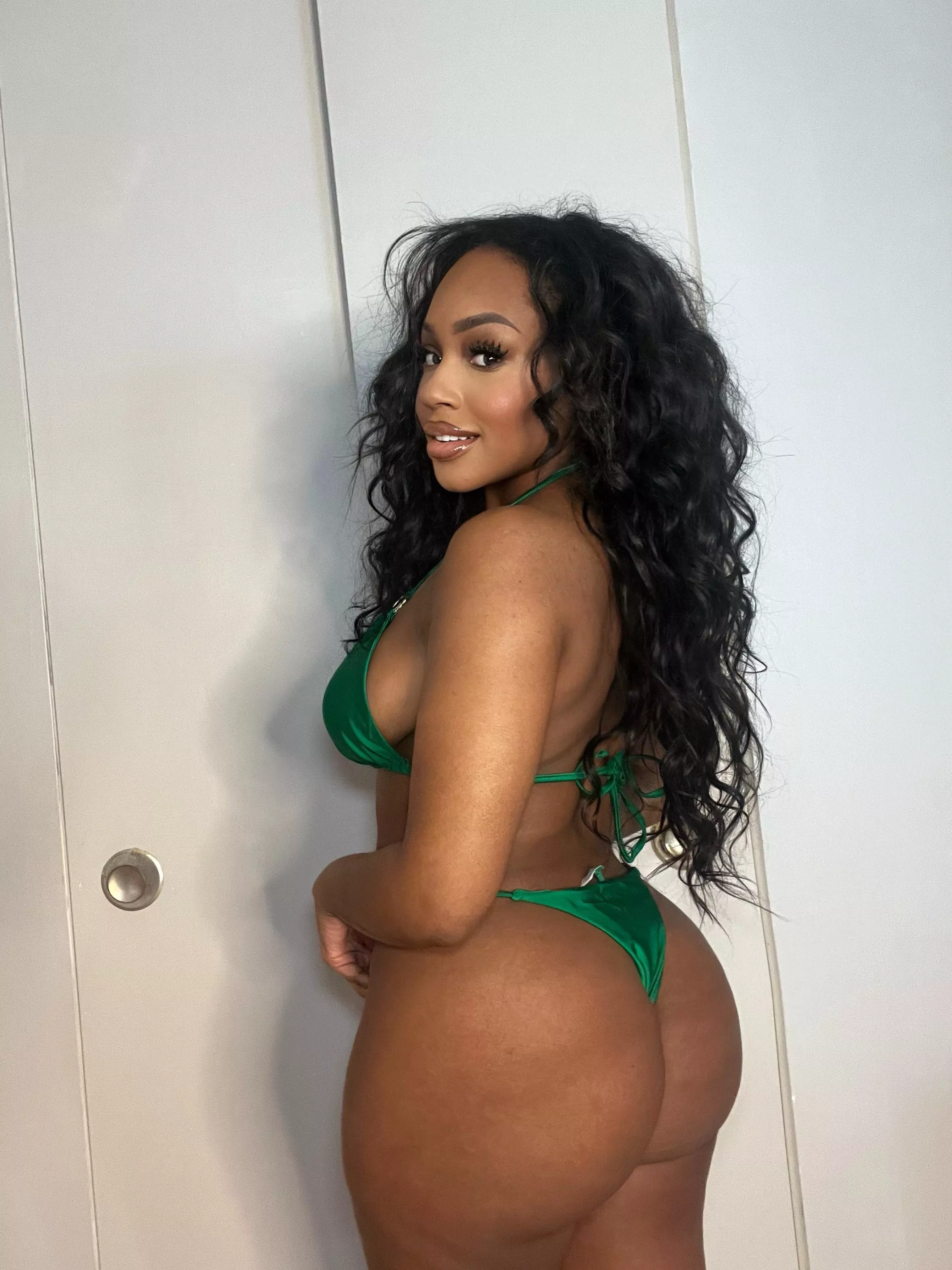 Rate my sweet ass ..