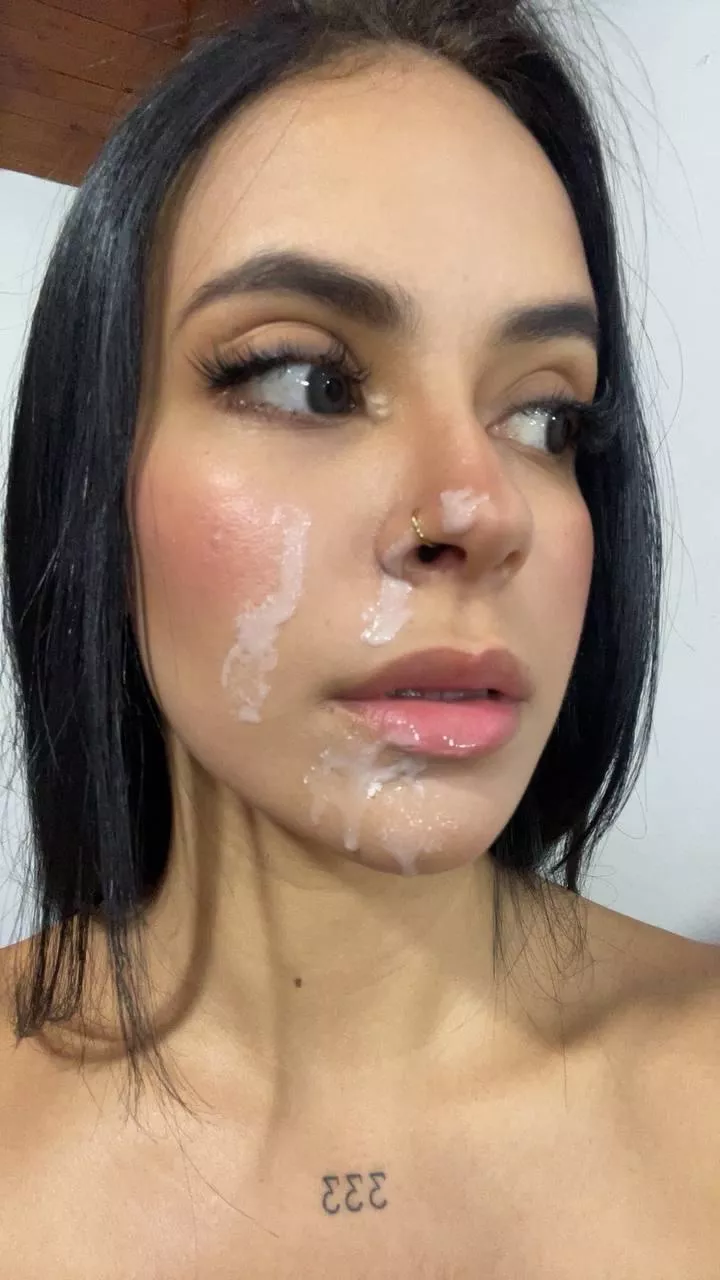 Someone took the courage to dump cum on face
