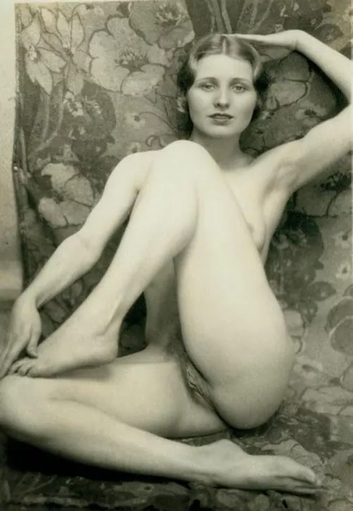 studio erotica about 1920