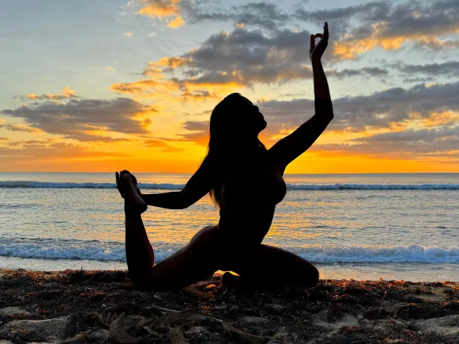 Sunrise Beach Yoga, AdventureJuntos