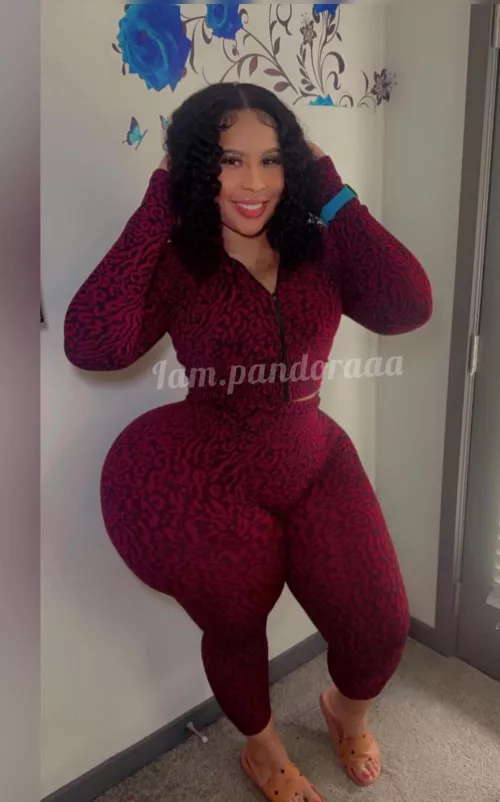 The way it peaks from the side 😩